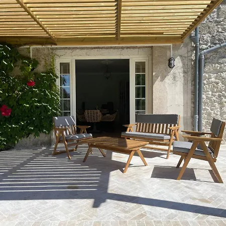 Villa The Gite At Chateau Magdeleine Bouhou