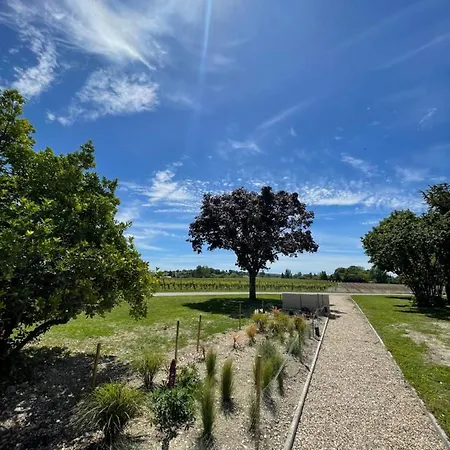 The Gite At Chateau Magdeleine Bouhou Villa *